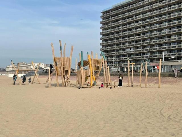 Apartament Residentie Aldis Met Zeezicht Ostenda Zewnętrze zdjęcie